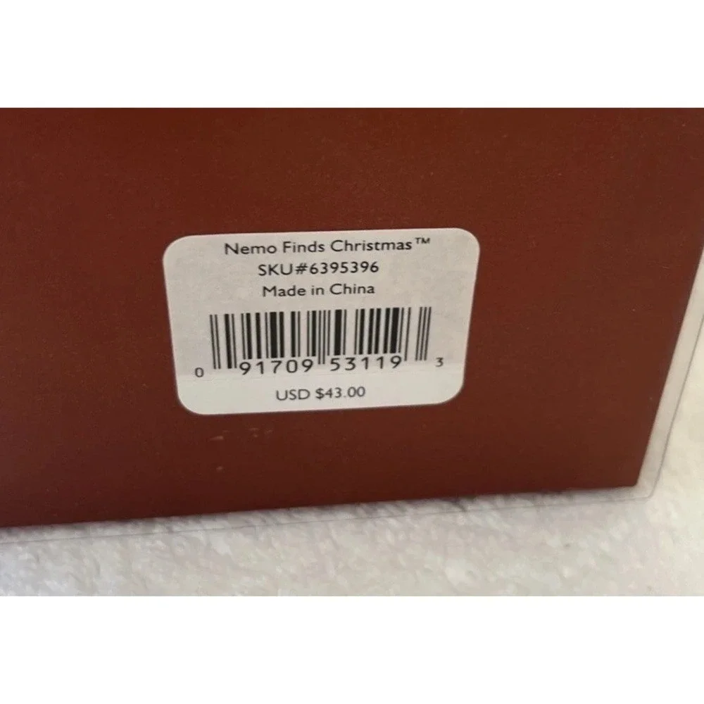 Lenox Disney  Showcase Collection Pixar  Nemo Finds Christmas 2004!